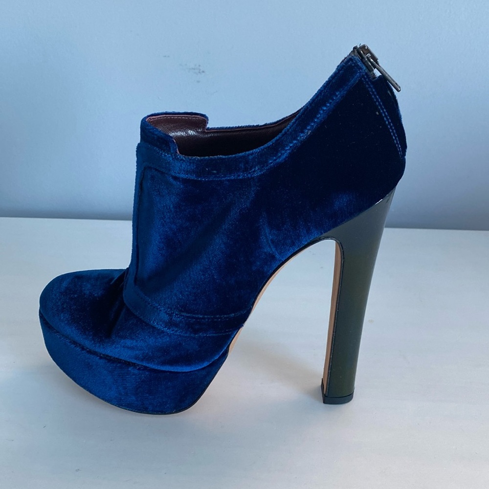 Jill Stuart blue velvet ankle boots heels, Brand New, EUR 37